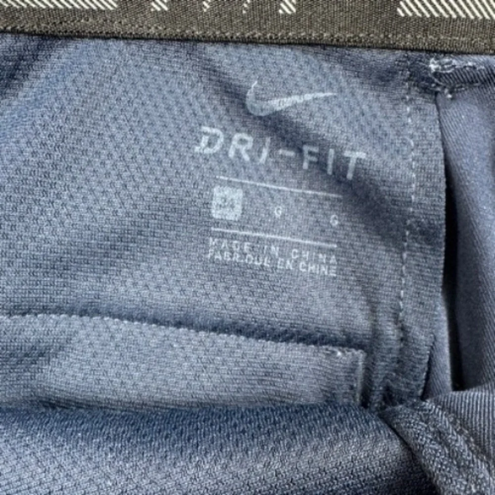 Nike Dri-FIT Men's Blue Golf‎ Shorts Flat Front Lightweight Performance Size 34